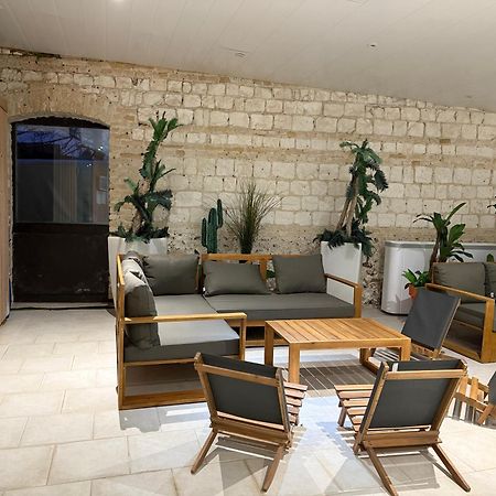Le Chateau De Greges Bagian luar foto