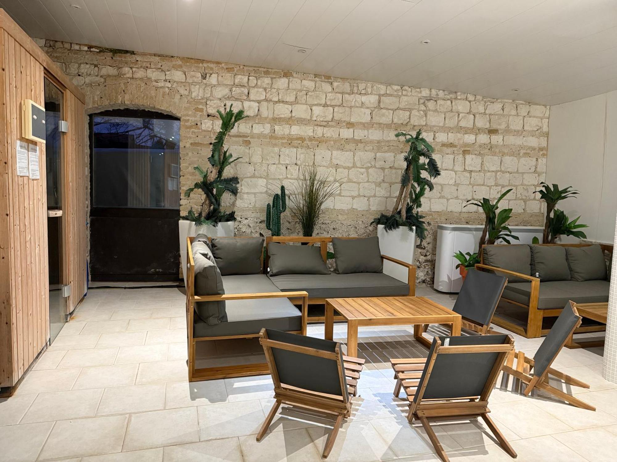 Le Chateau De Greges Bagian luar foto
